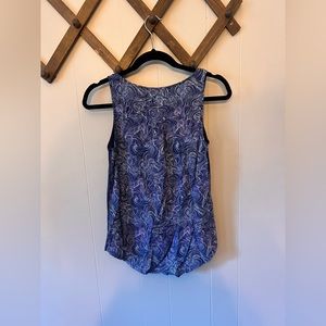 Breezy casual tank with swirl design on the back